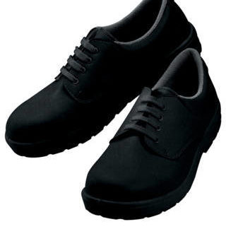scarpa con lacci nera per cucina
